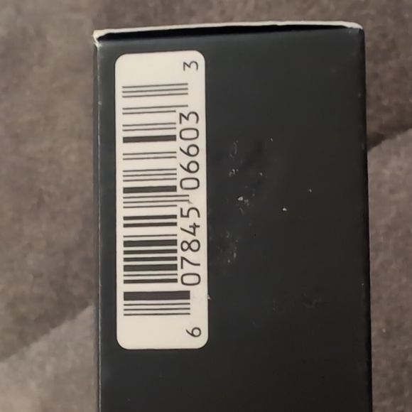 NARS Natural Radiant Longwear Foundation in the Shade Light 3 Gobi - Picture 6 of 7